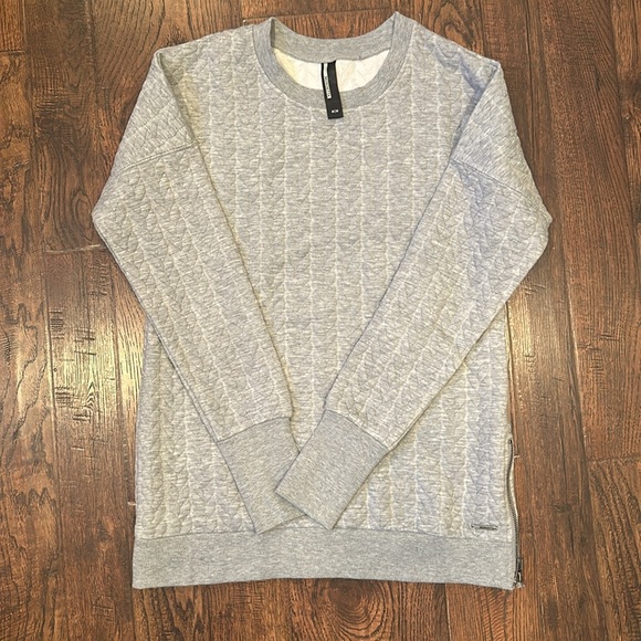 Mondetta Tops - Mondetta Women Sweatshirt